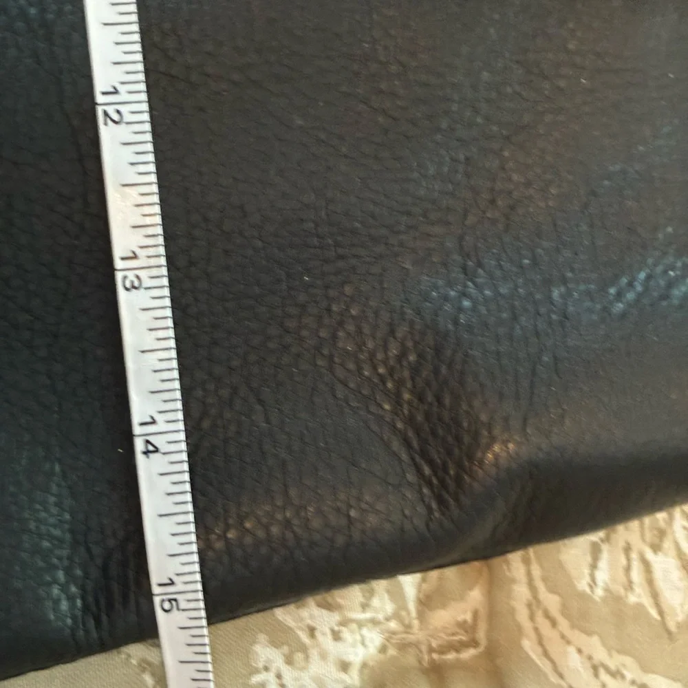 “margot” Elegant Black Leather Tote Bag - Picture 4 of 10